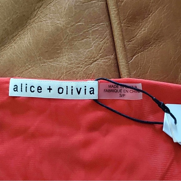 Alice + Olivia Red Floral Off the Shoulder Top NEW - Picture 6 of 6